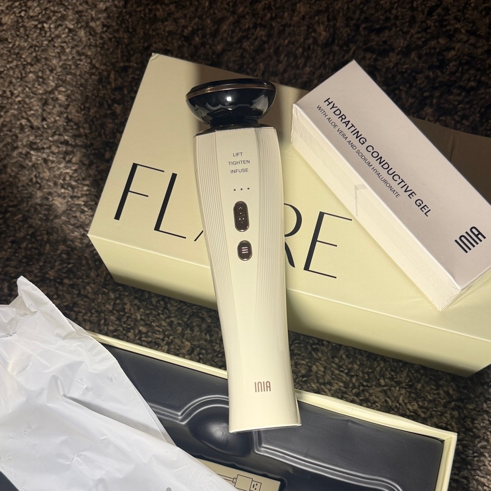 INIA Flare Skincare Device with Conductive Gel